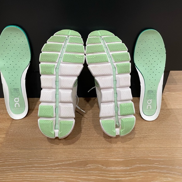 On CloudX shift women’s size 10.5 - Picture 6 of 9